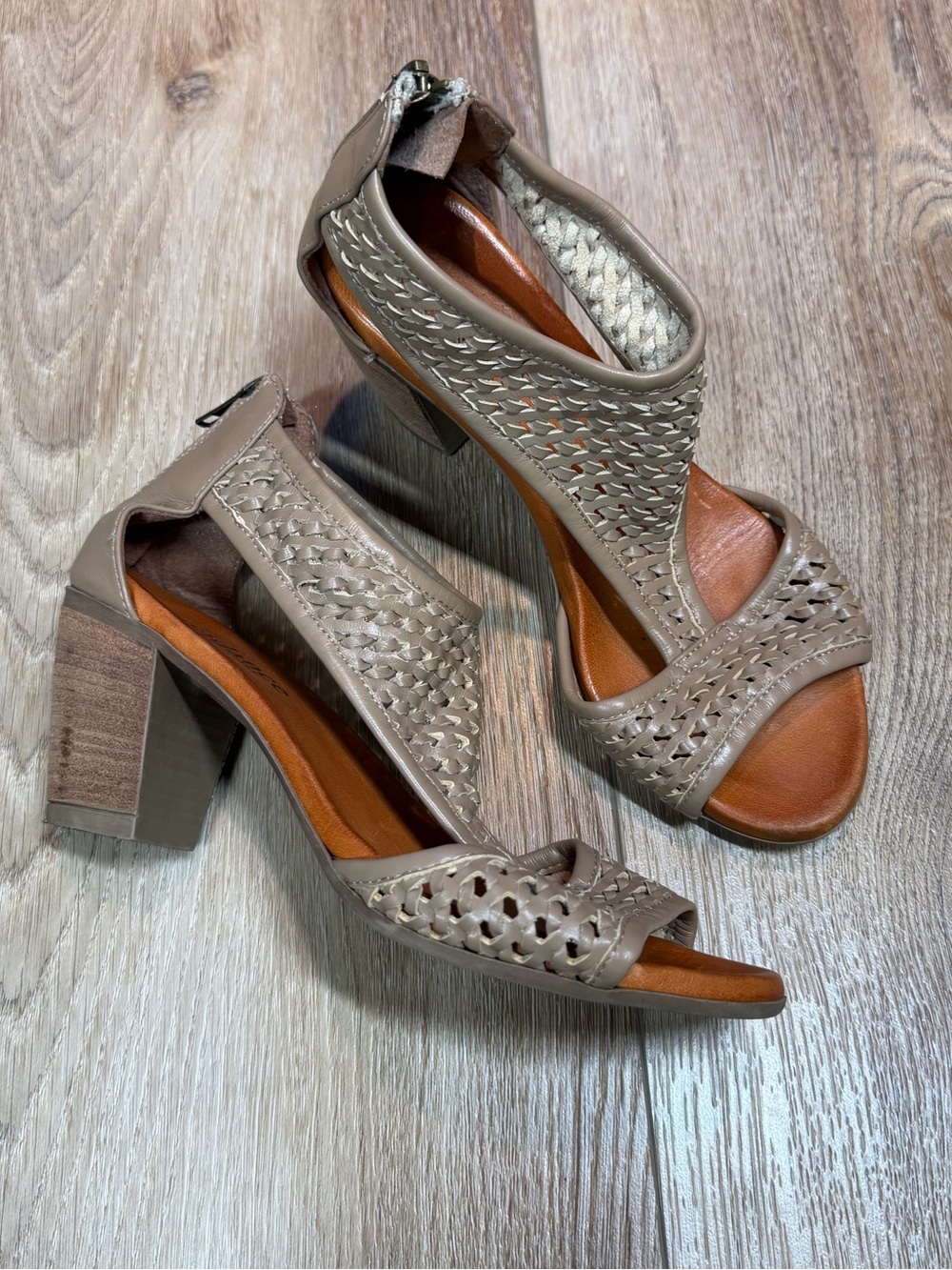 Sundance "Demeter's Hillsides" Woven Leather Sandals Size 36 / US 6-6.5 Boho